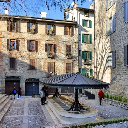 아파트 Near Funicolar Alta Design House 1